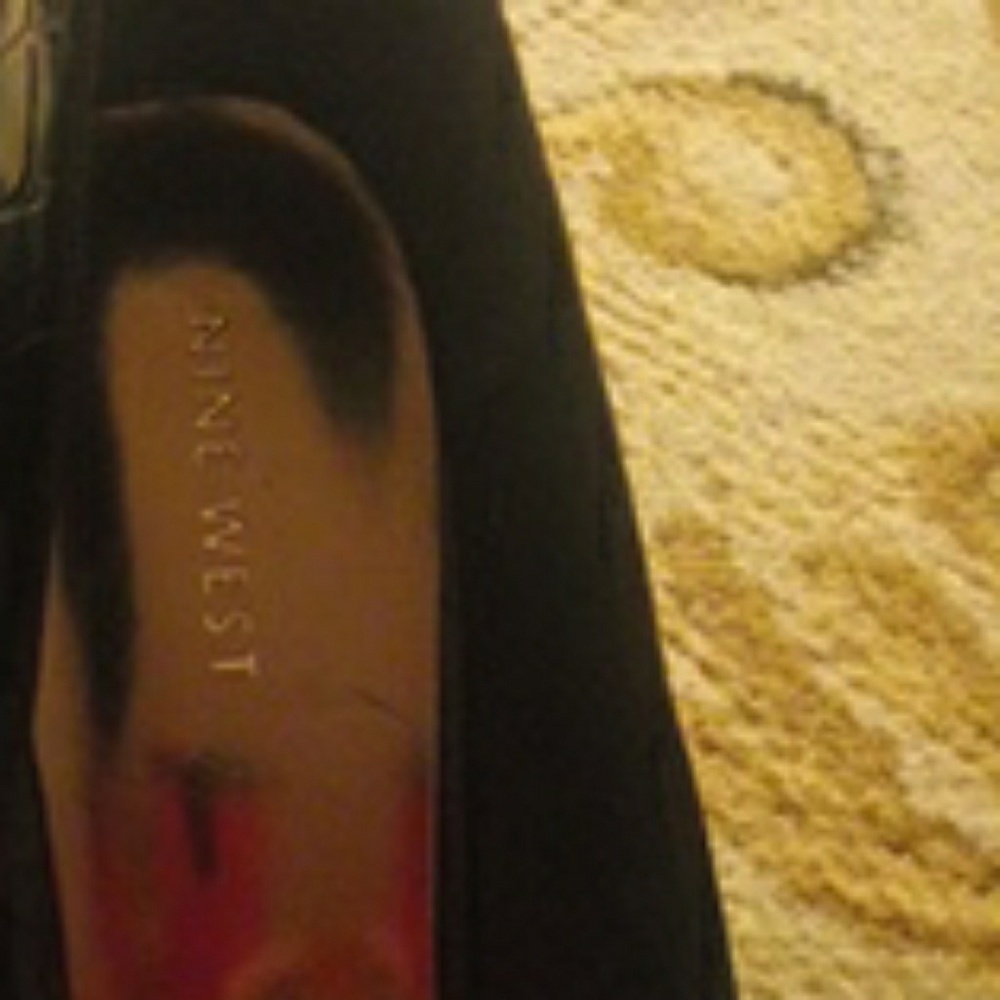 Shoes - Picture 4 of 4